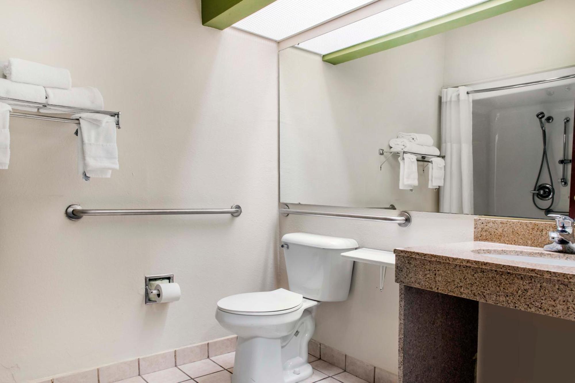 Quality Inn & Suites Anderson I-69 Buitenkant foto