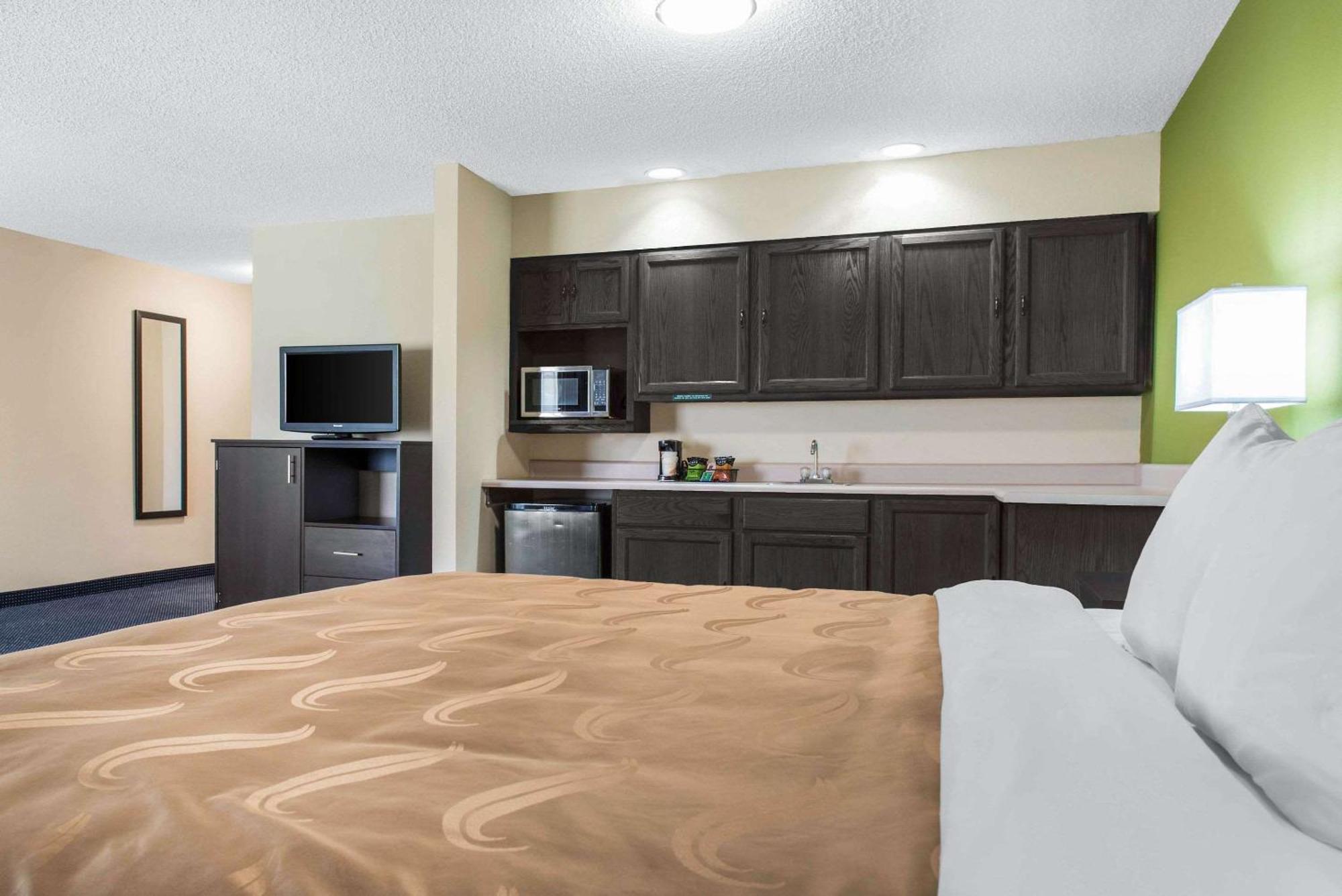 Quality Inn & Suites Anderson I-69 Buitenkant foto