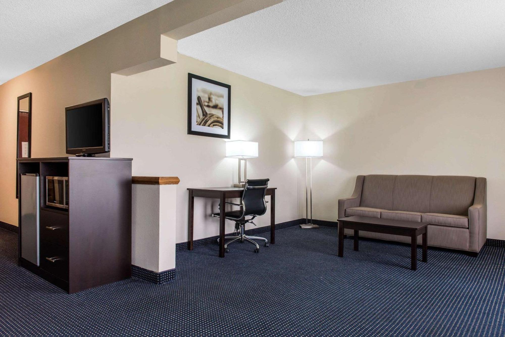 Quality Inn & Suites Anderson I-69 Buitenkant foto