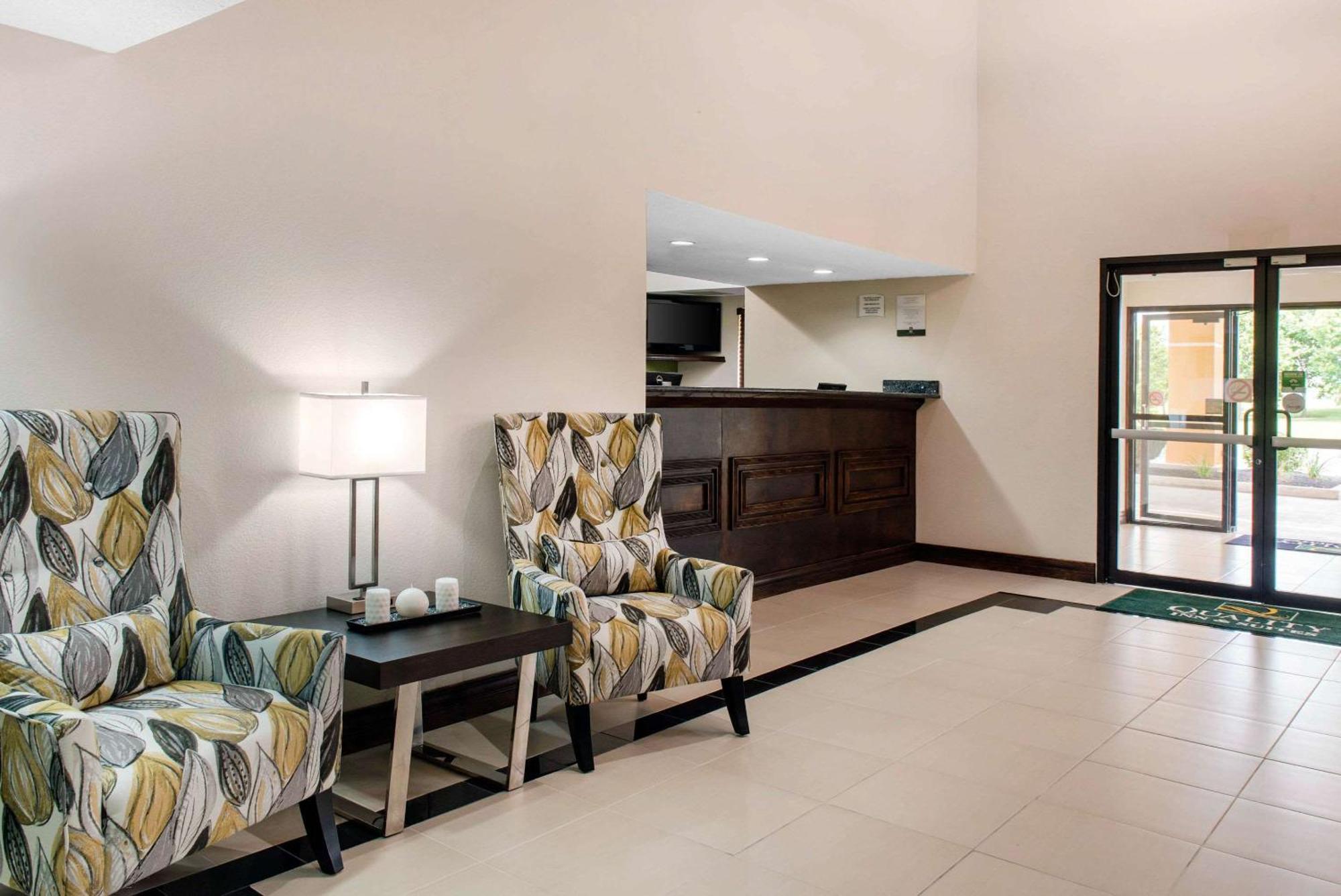 Quality Inn & Suites Anderson I-69 Buitenkant foto
