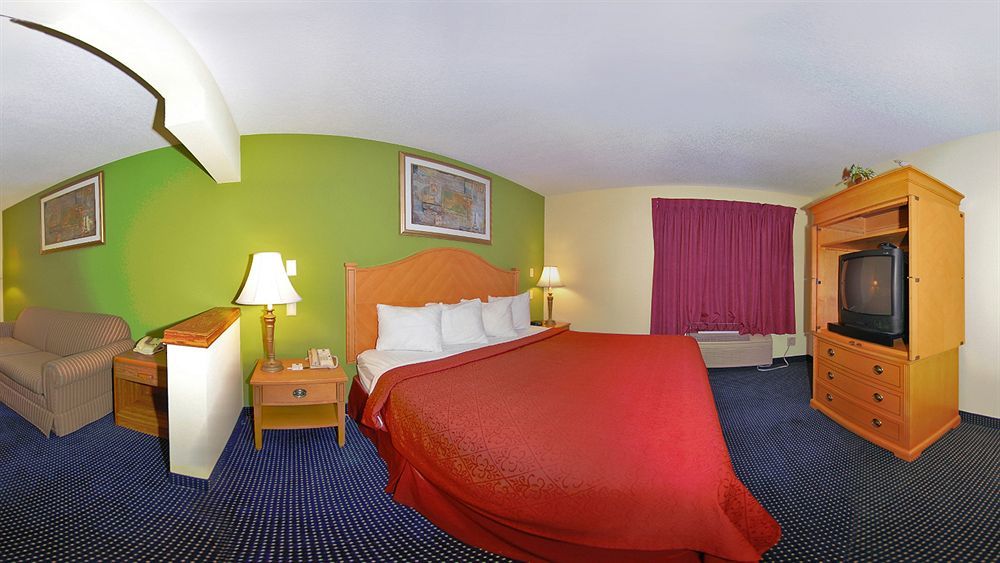 Quality Inn & Suites Anderson I-69 Buitenkant foto