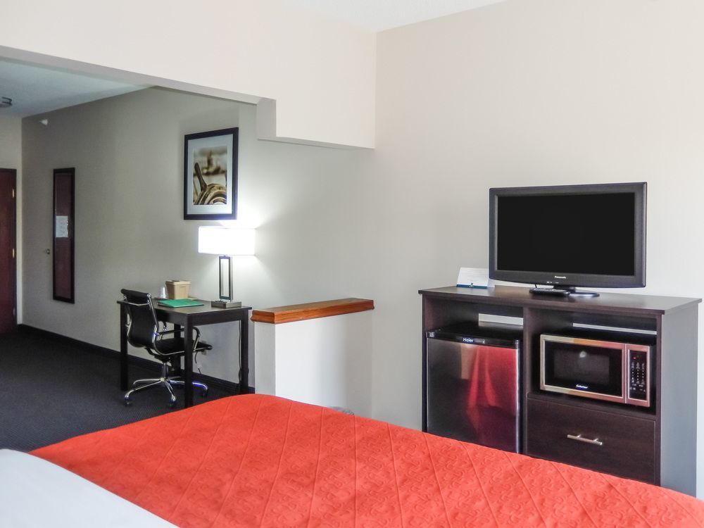 Quality Inn & Suites Anderson I-69 Buitenkant foto