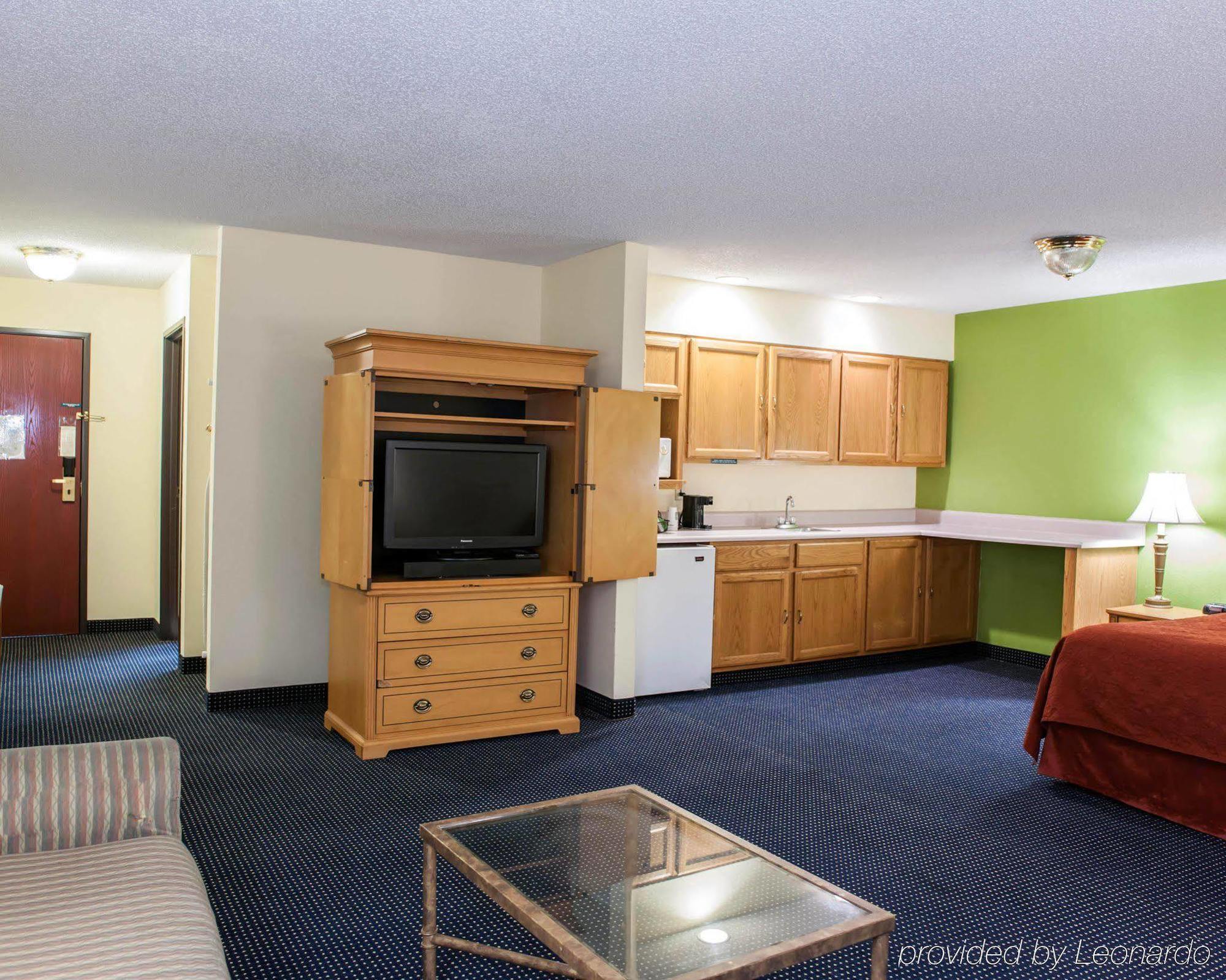 Quality Inn & Suites Anderson I-69 Buitenkant foto